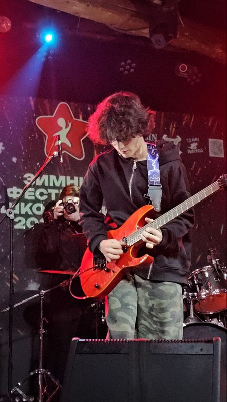 гитарист Андриан Попов, фото из архива музыканта img_20260317_084538_831