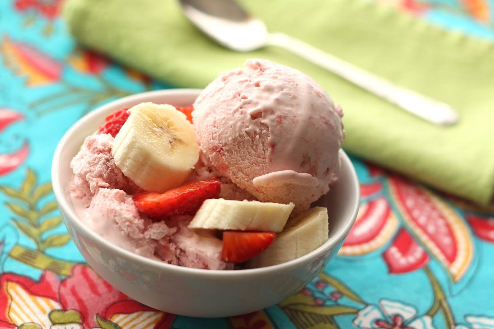 strawberry banana ice cream.jpg - 118.69 kB.