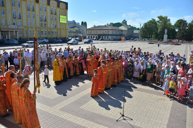 молебен