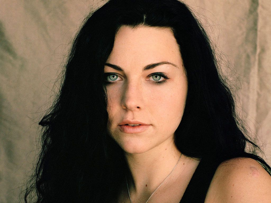Эми Ли из Evanescence выпустила новую песню!