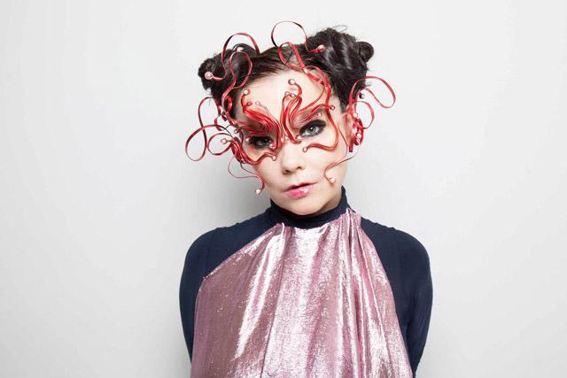 Björk выпустила альбом «Utopia»