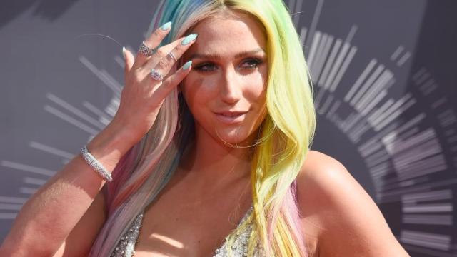 Kesha Kesha выпустила клип «I Need a Woman to Love»
