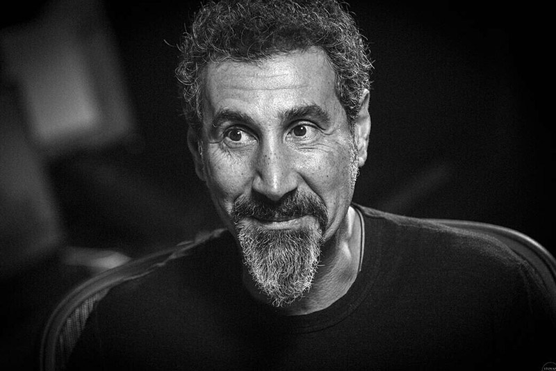 Серж Танкян выпустил клип «Elasticity». С Сашей Бортич в главной роли