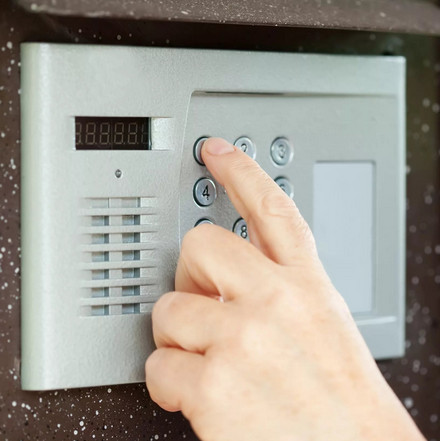 Не работает домофон в квартире и коттедже, ремонт в Минске