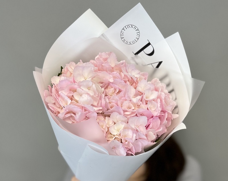 Букеты живых цветов