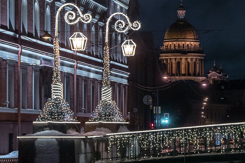 Автобусная экскурсия по Санкт-Петербургу в новогоднюю ночь: незабываемые впечатления и море веселья