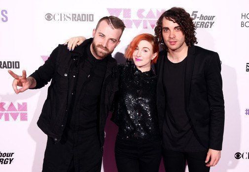 Песня "Ain't It Fun" рок-группы Paramore выиграла премию Grammy Awards 2015