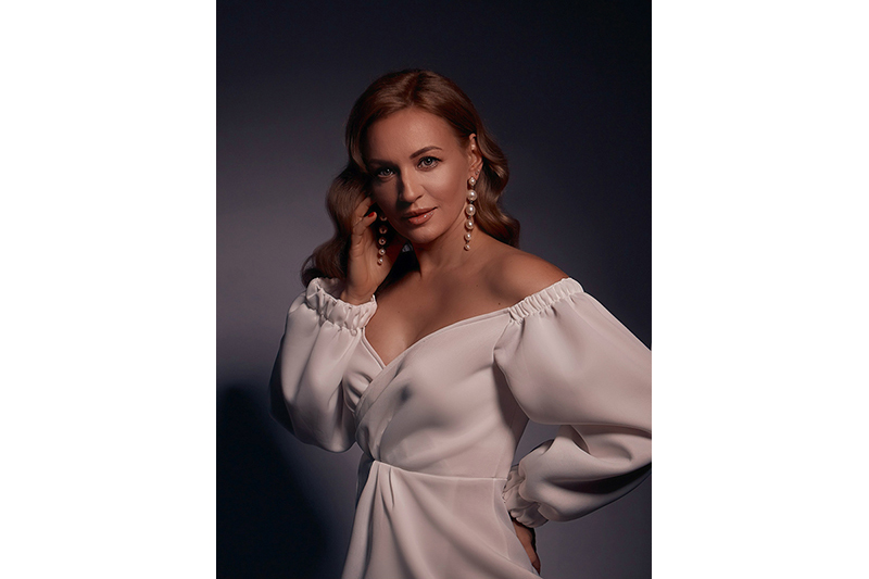 Биография певицы Ellena