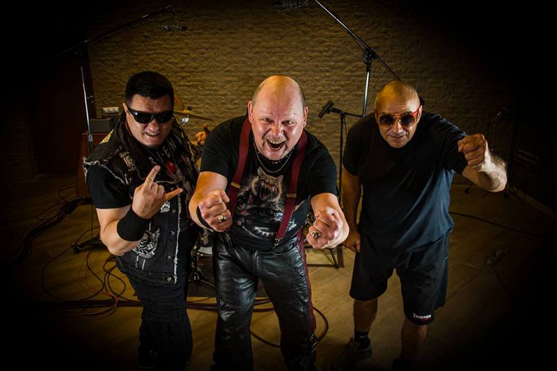 tomshin_band_noverse