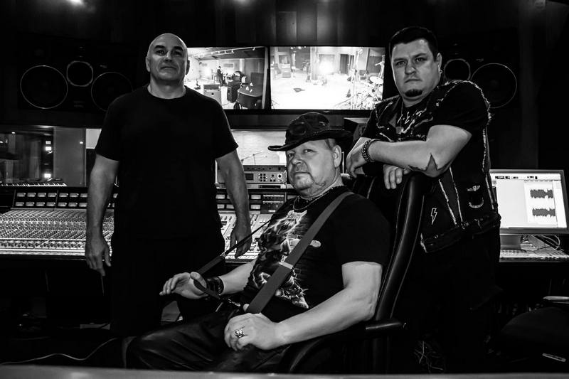 tomshin_band_noverse_3