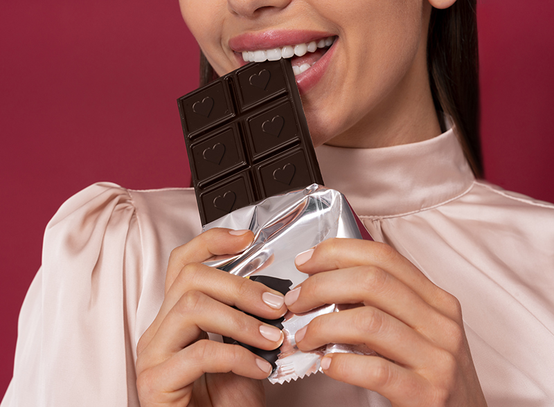 Плитка шоколада и с чем её едят: что нужно знать о диете
