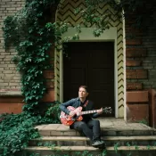 Songs Of Love Gone («Песни ушедшей любви»): почему второй альбом Youth Vintage («Старомодность юности») получился таким личным (и при этом выдуманным) 